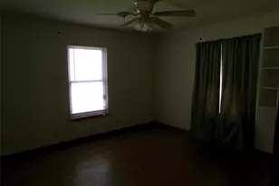 110 S Travis St, Rockdale, TX 76567 - Photo 8