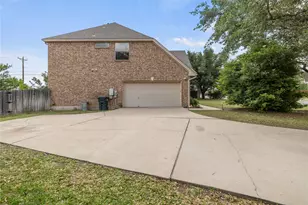 100 S Ridge Cir, Georgetown, TX 78628 - Photo 40