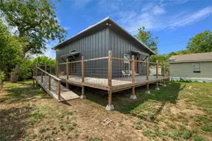 602 Persimmon St, Lockhart, TX 78644 - Photo 22