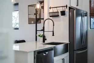 1208 Walnut Ave, Austin, TX 78702 - Photo 10