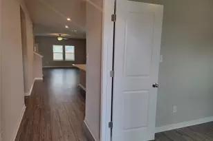 115 Cona Wy, Hutto, TX 78634 - Photo 4