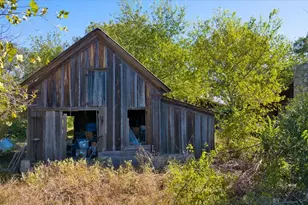 112 Loop 308, Briggs, TX 78608 - Photo 34