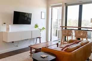 1322 E 12th St, Austin, TX 78702 - Photo 6