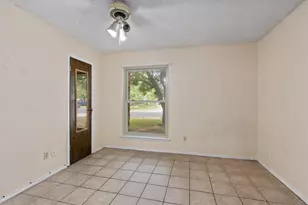 4809 Bayside Dr, Austin, TX 78744 - Photo 14