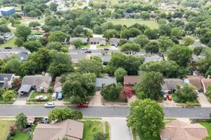 4809 Bayside Dr, Austin, TX 78744 - Photo 2