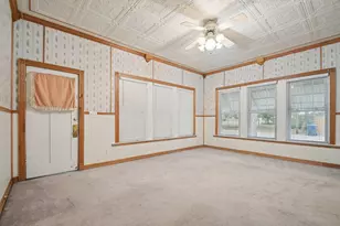 611 N Main St, Elgin, TX 78621 - Photo 4