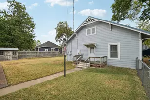 611 N Main St, Elgin, TX 78621 - Photo 26