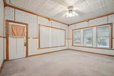 611 N Main Street, Elgin, TX 78621 - Photo 4