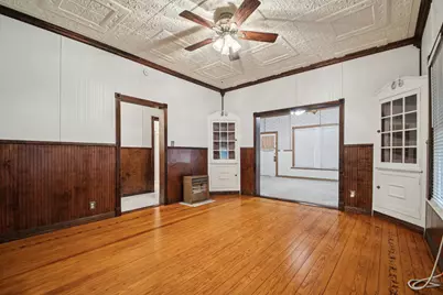 611 N Main Street, Elgin, TX 78621 - Photo 12