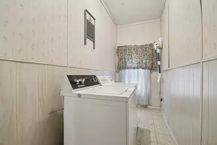 611 N Main St, Elgin, TX 78621 - Photo 22
