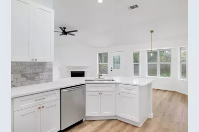 810 Honeysuckle Drive, Leander, TX 78641 - Photo 12