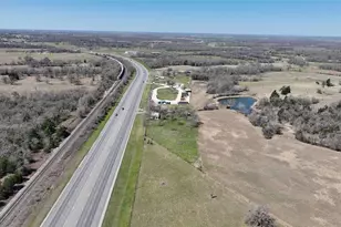 1918 W US Hwy 79, Rockdale, TX 76567 - Photo 6