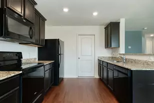 5033 Cressler Ln, Jarrell, TX 76537 - Photo 4