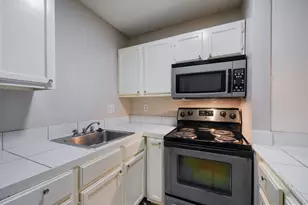 1000 W 26th St, Austin, TX 78705 - Photo 12