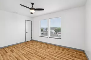 18736 Imperial Eagle Ln, Elgin, TX 78621 - Photo 30