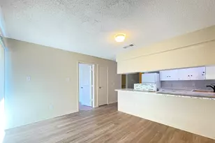 902 N Meadows Dr, Austin, TX 78758 - Photo 8