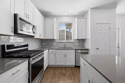 1605 Holly Lake Drive, Leander, TX 78641 - Photo 10