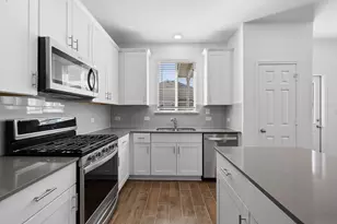 1605 Holly Lk Dr, Leander, TX 78641 - Photo 10