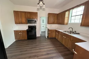 504 East St, Thrall, TX 76578 - Photo 4