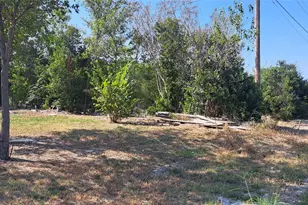 508 E 4th St, Taylor, TX 76574 - Photo 1