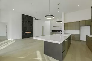 105 Via Roma Ct, Horseshoe Bay, TX 78657 - Photo 10