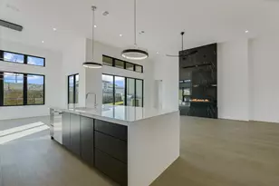 105 Via Roma Ct, Horseshoe Bay, TX 78657 - Photo 12