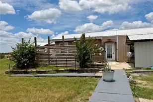 441 Molasses Rd, Dale, TX 78616 - Photo 4