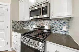 6213 Felix Ave, Austin, TX 78741 - Photo 8