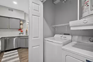 2320 Gracy Farms Ln, Austin, TX 78758 - Photo 16