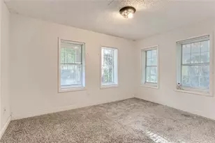 1148 1/2 Gunter St, Austin, TX 78721 - Photo 2