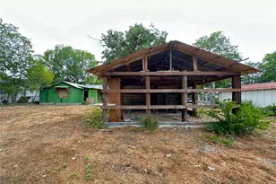 818 Plum St, Lockhart, TX 78644 - Photo 6