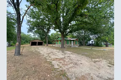 818 Plum Street, Lockhart, TX 78644 - Photo 2