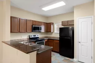 6810 Deatonhill Dr, Austin, TX 78745 - Photo 22