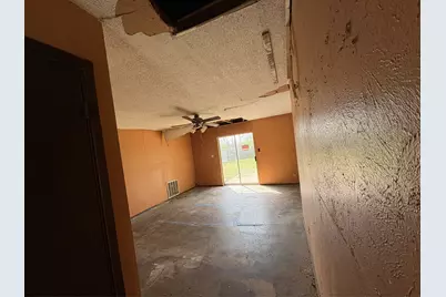 709 Drake Lane, Taylor, TX 76574 - Photo 8