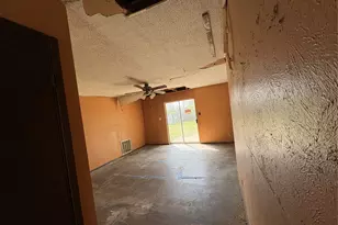 709 Drake Ln, Taylor, TX 76574 - Photo 8