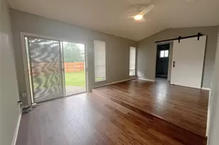 8702 Dawnridge Cir, Austin, TX 78757 - Photo 14