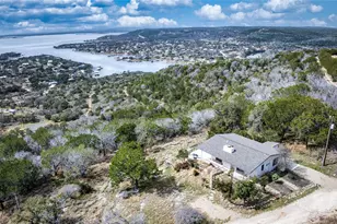 215 Coyote Ln, Burnet, TX 78611 - Photo 2