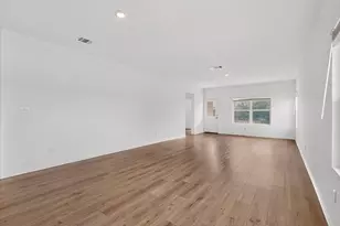 941 Legends Ln, Georgetown, TX 78628 - Photo 6