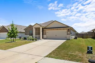 144 Onna St, Taylor, TX 76574 - Photo 2