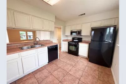 1301 Pitcairn Drive, Pflugerville, TX 78660 - Photo 2