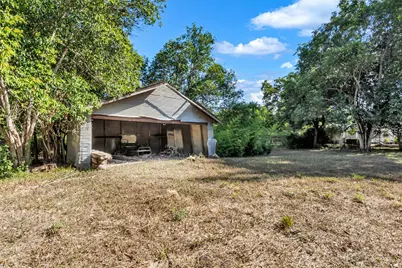 1247 W San Antonio Street, San Marcos, TX 78666 - Photo 4