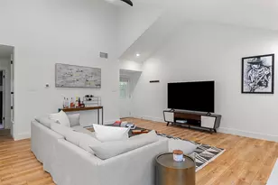 2001 Parker Ln, Austin, TX 78741 - Photo 2