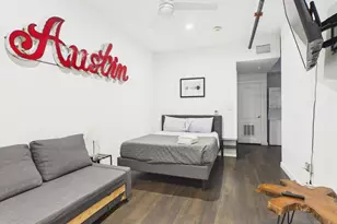 1010 W 26th St, Austin, TX 78705 - Photo 1