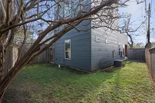 3010 E 18th 1/2 St, Austin, TX 78702 - Photo 6