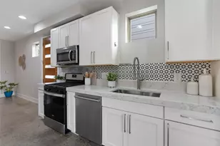 3010 E 18th 1/2 St, Austin, TX 78702 - Photo 10