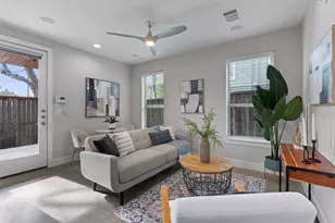 3010 E 18th 1/2 St, Austin, TX 78702 - Photo 4