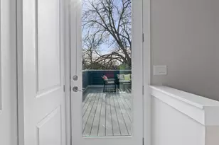 3010 E 18th 1/2 St, Austin, TX 78702 - Photo 18