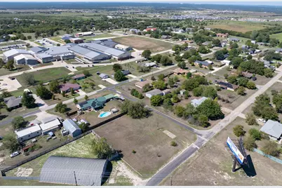 111 N 9th Street, Jarrell, TX 76537 - Photo 4