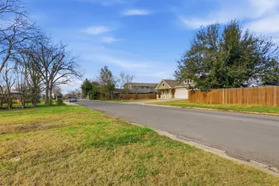 1725 Prather Street, Taylor, TX 76574 - Photo 20