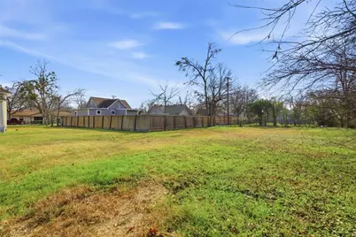 1725 Prather Street, Taylor, TX 76574 - Photo 16